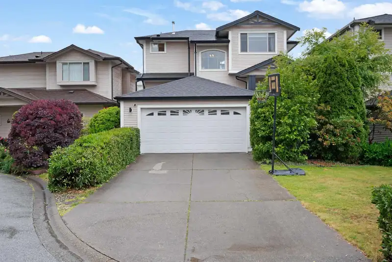 41 8675 209 STREET - photo 1 of 31