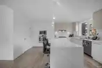 247 2035 GLENAIRE DRIVE - thumbnail 3