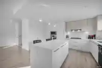247 2035 GLENAIRE DRIVE - thumbnail 4