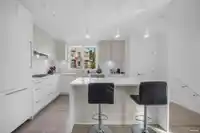 247 2035 GLENAIRE DRIVE - thumbnail 6