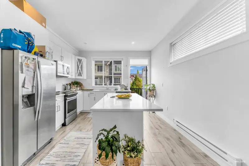 11 8699 158 STREET - photo 1 of 32