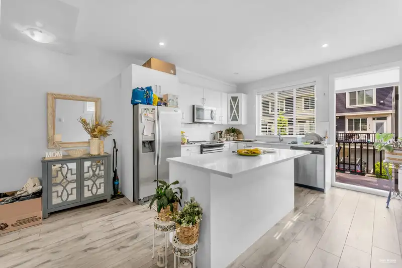 11 8699 158 STREET - photo 3 of 32