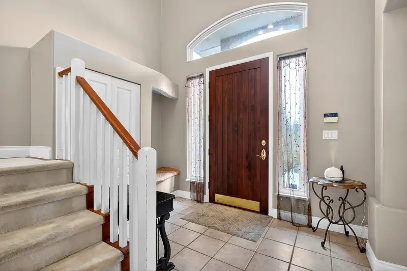 18048 99A AVENUE - photo 3 of 40