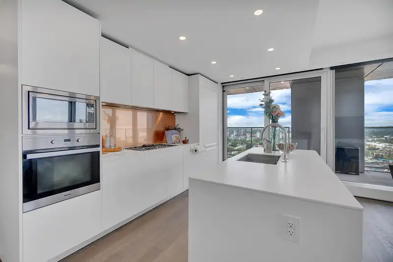 3602 1480 HOWE STREET - photo 3 of 39