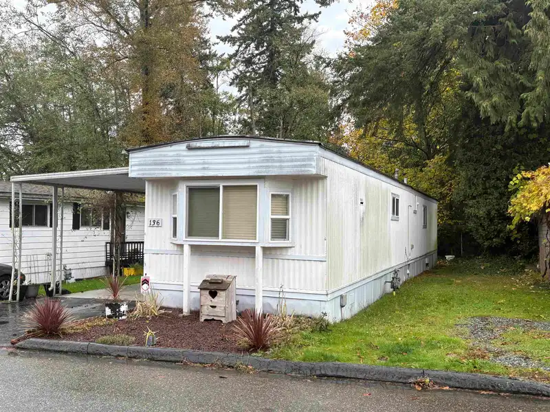 136 7790 KING GEORGE BOULEVARD - photo 4 of 32