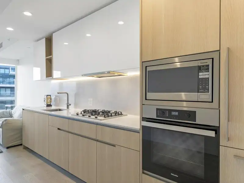 1005 6811 PEARSON WAY - photo 3 of 29