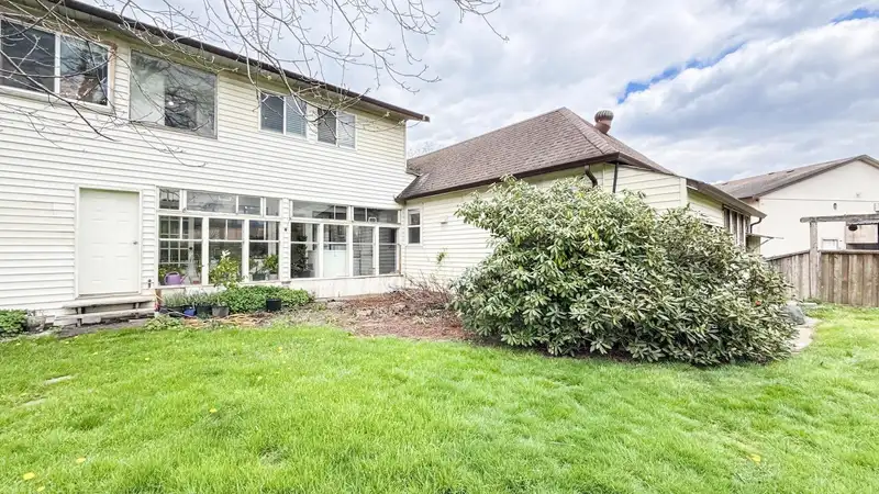 6390 PIONEER AVENUE - photo 3 of 40