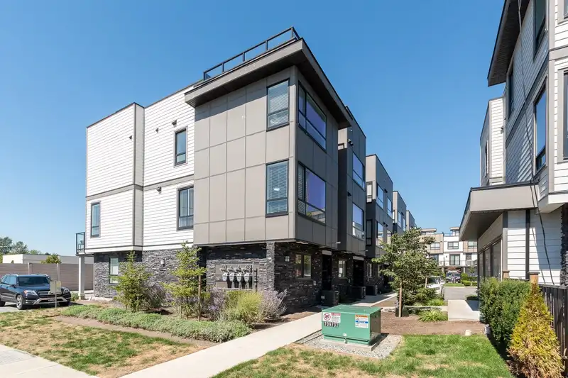 1 19631 55 A AVENUE - photo 1 of 33