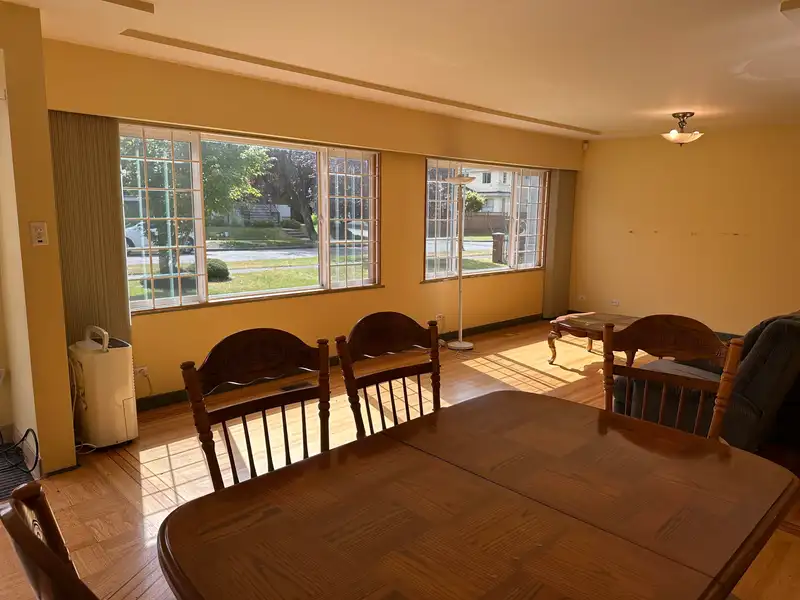 7223 GLADSTONE STREET - photo 2 of 9