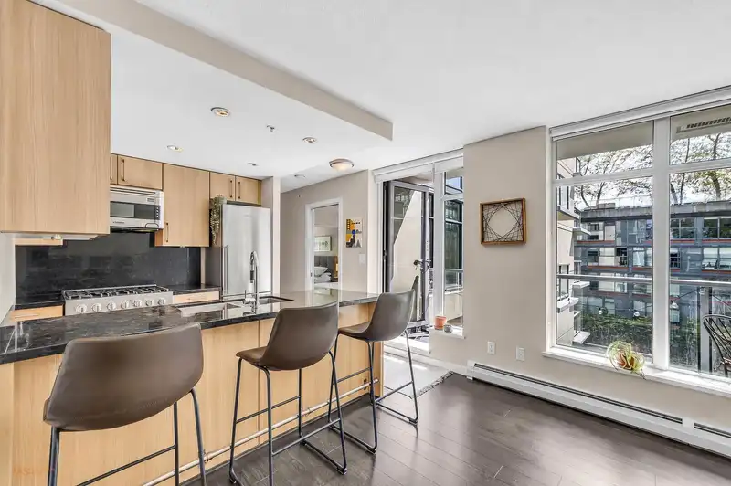 514 1708 COLUMBIA STREET - photo 1 of 31