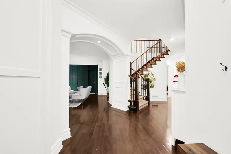 9467 163 STREET - photo 3 of 33