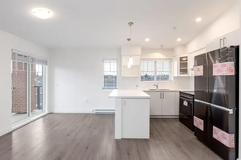 407 19730 56 AVENUE - photo 4 of 31