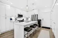 201 22633 SELKIRK AVENUE - thumbnail 3