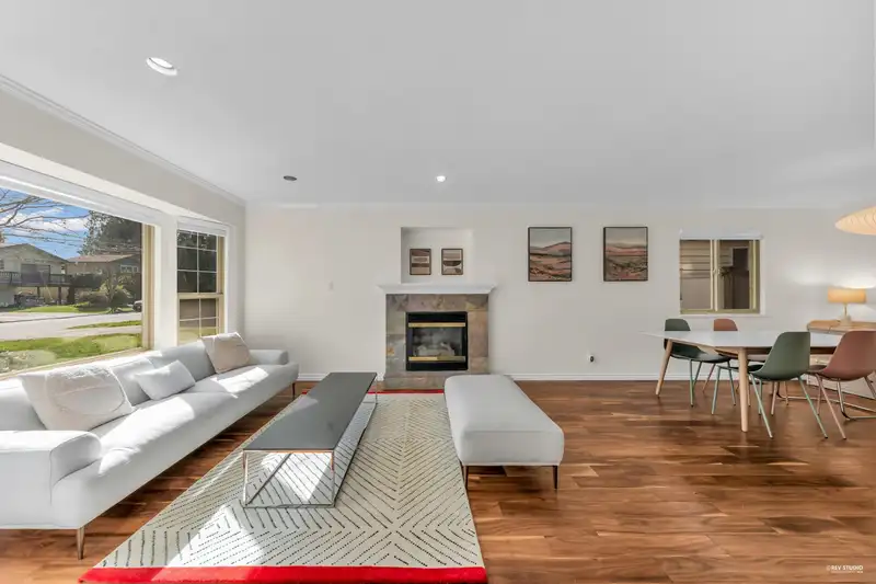 3265 CHAUCER AVENUE - photo 2 of 27