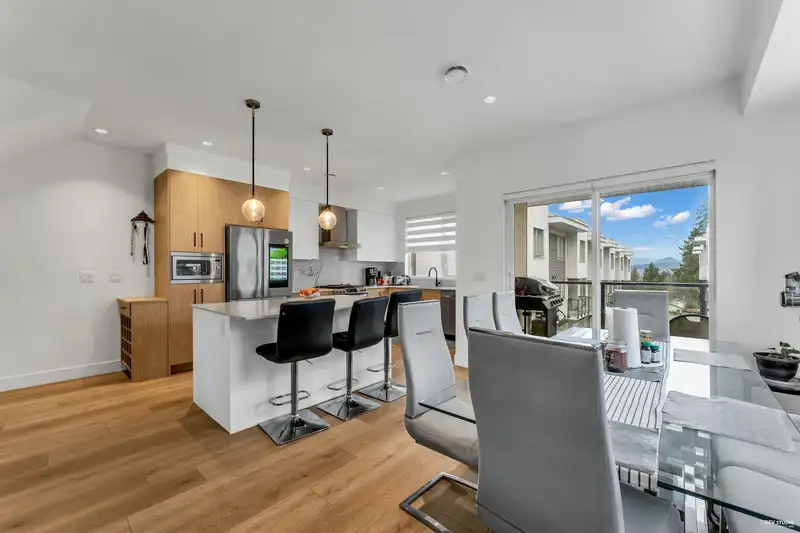 1 12585 104A AVENUE - photo 4 of 40