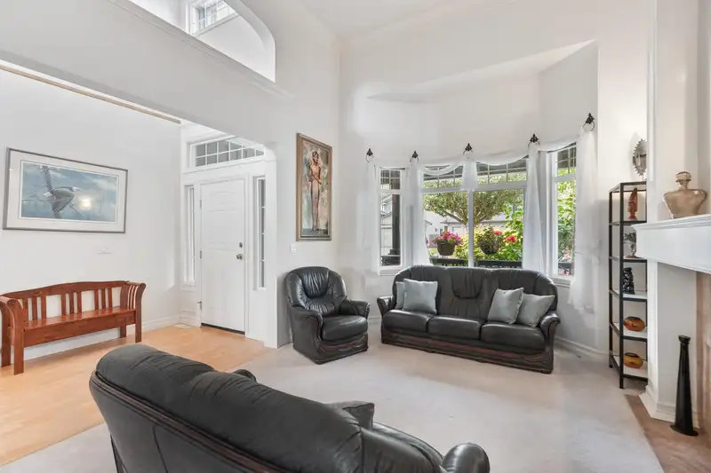 11728 CREEKSIDE STREET - photo 3 of 40