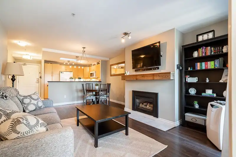 401 20237 54 AVENUE - photo 1 of 31