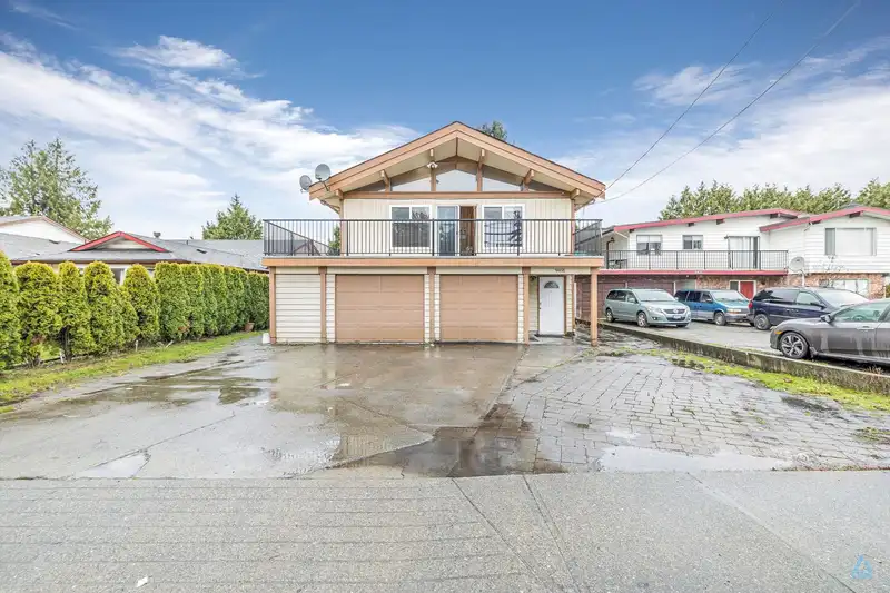 9491 NO 5 ROAD - photo 1 of 30