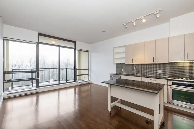 710 121 BREW STREET - photo 2 of 30