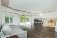 6074 SHERBROOKE STREET - thumbnail 3