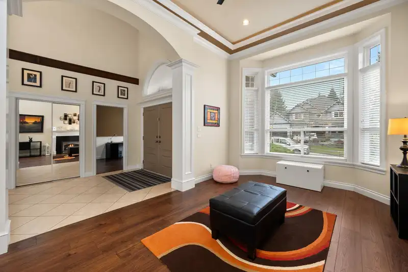16416 92A AVENUE - photo 4 of 40