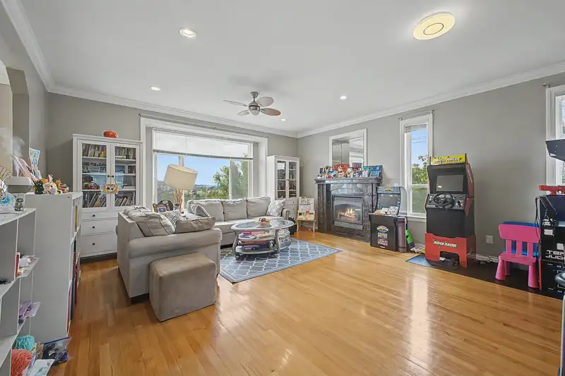 4694 NORTHVIEW COURT - photo 3 of 36