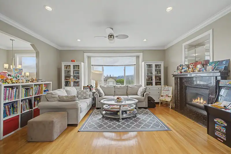 4694 NORTHVIEW COURT - photo 4 of 36