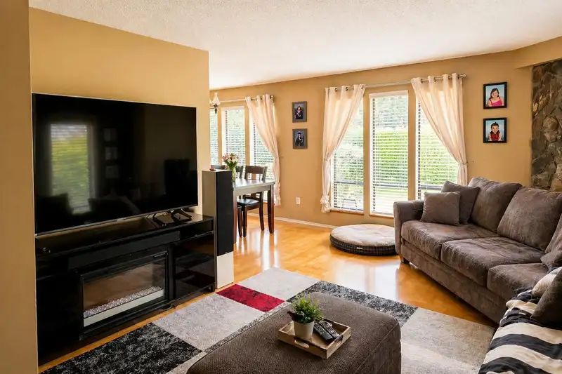 8468 144TH STREET - photo 3 of 14