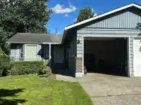 3752 HARWOOD CRESCENT - thumbnail 1
