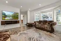 3752 HARWOOD CRESCENT - thumbnail 5