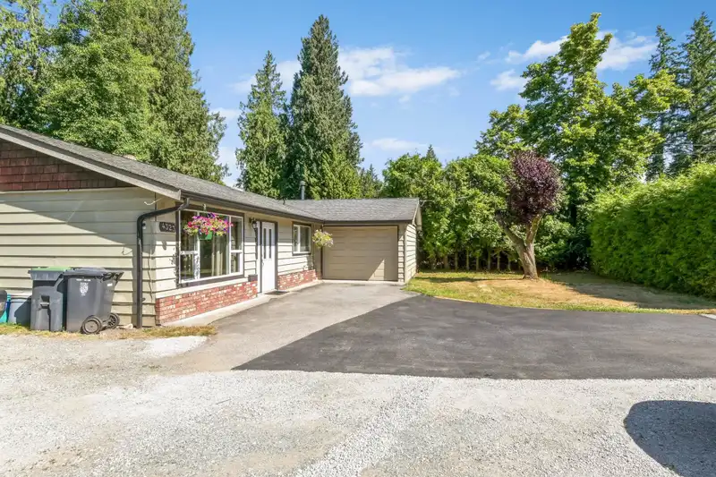 4323 200 STREET - photo 2 of 26