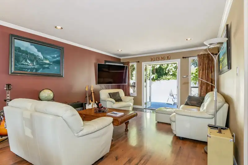 4323 200 STREET - photo 4 of 26
