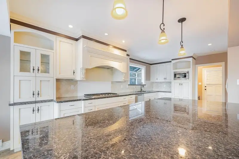 870 GREENWOOD ROAD - photo 2 of 40