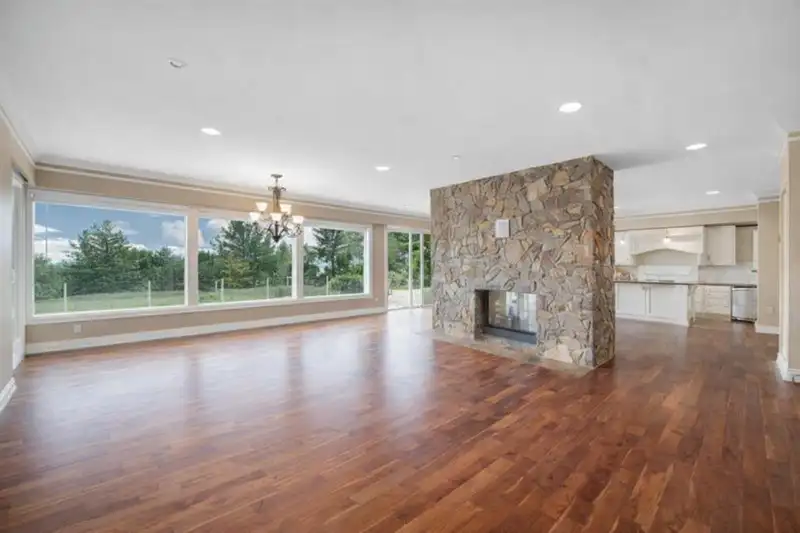 870 GREENWOOD ROAD - photo 3 of 40