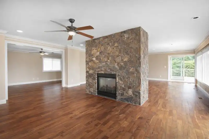 870 GREENWOOD ROAD - photo 4 of 40