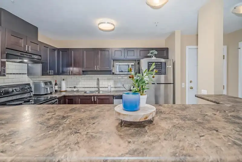 401 33738 KING ROAD - photo 3 of 16