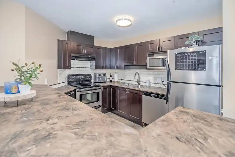 401 33738 KING ROAD - photo 4 of 16