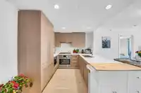 305 2707 LIBRARY LANE - thumbnail 5