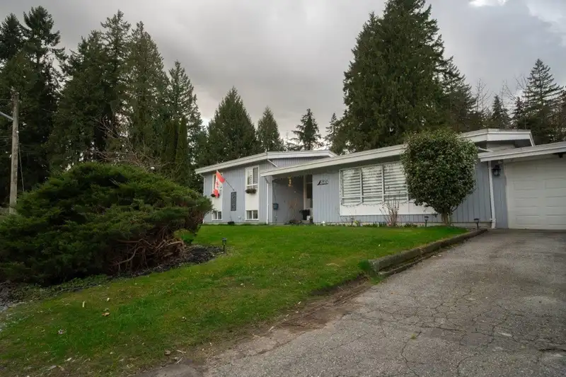 1856 WINDERMERE AVENUE - photo 3 of 37