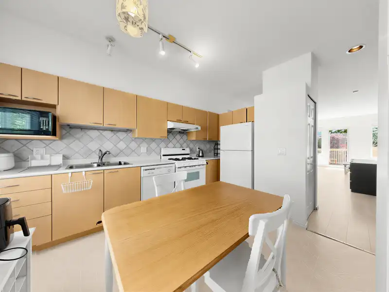 61 3711 ROBSON COURT - photo 4 of 31