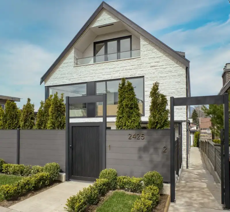 2 2425 KITCHENER STREET - photo 1 of 34