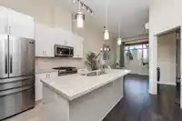 601 8558 202B STREET - thumbnail 3