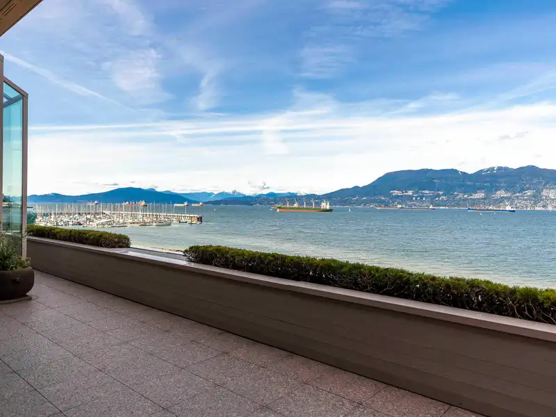 3513 POINT GREY ROAD - photo 2 of 40