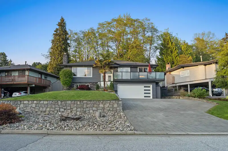 906 STRATHAVEN DRIVE - photo 1 of 39