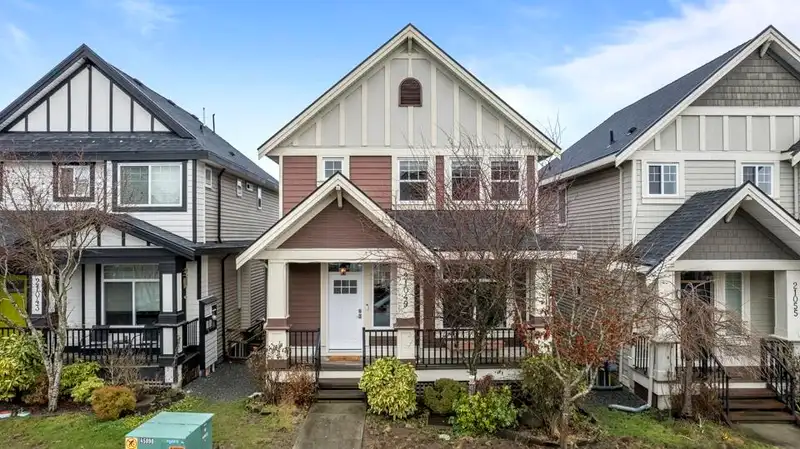 21049 77 AVENUE - photo 1 of 40
