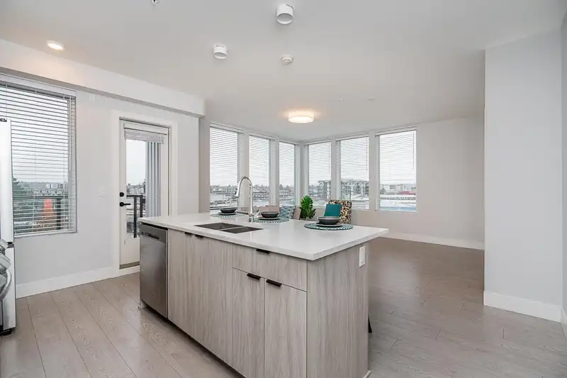 421 20360 LOGAN AVENUE - photo 1 of 39