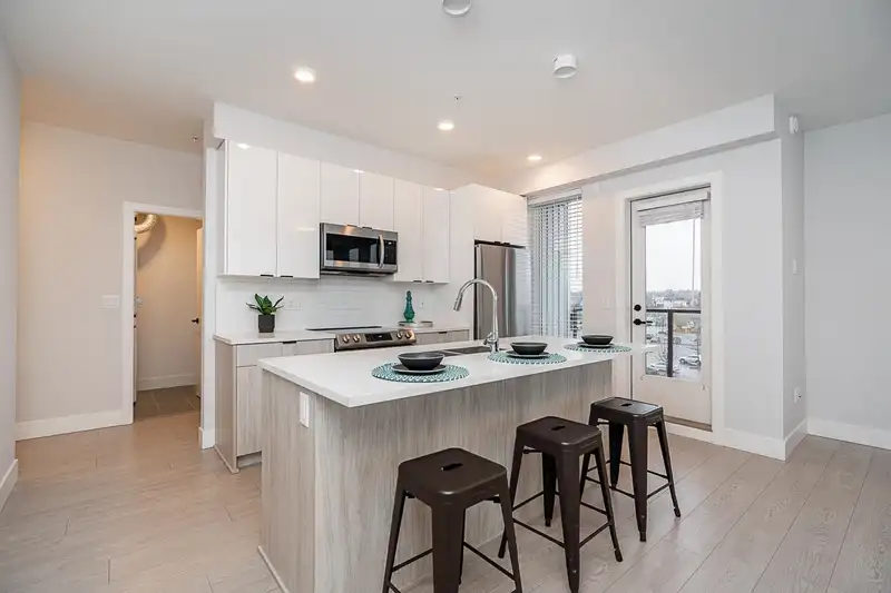 421 20360 LOGAN AVENUE - photo 3 of 39