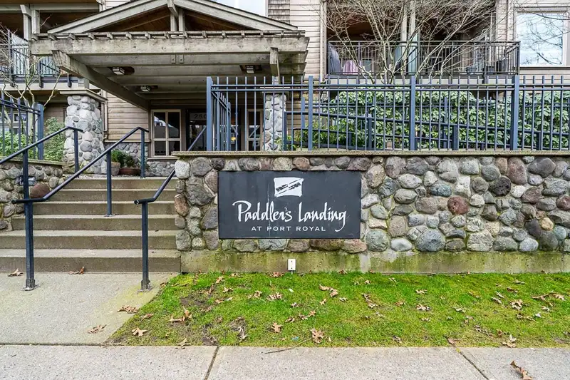 112 250 SALTER STREET - photo 1 of 39
