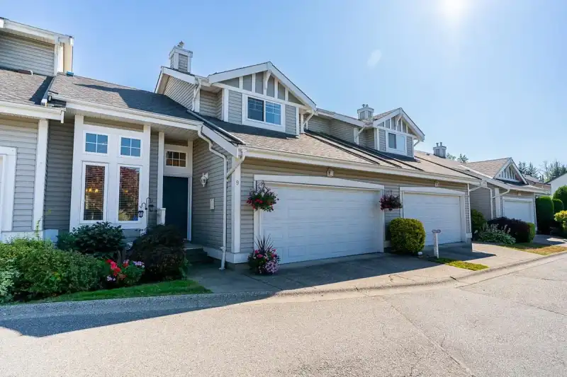 9 20788 87 AVENUE - photo 1 of 34