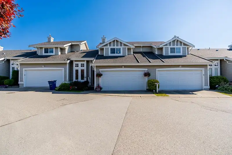 9 20788 87 AVENUE - photo 2 of 34